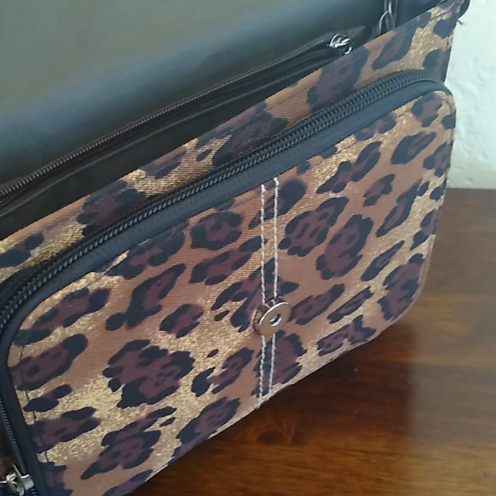 Leopard Canvas Crossbody - Picture 5 of 8